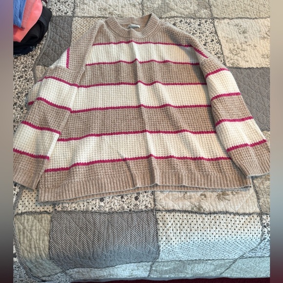 American Eagle Sweater - Picture 1 of 5